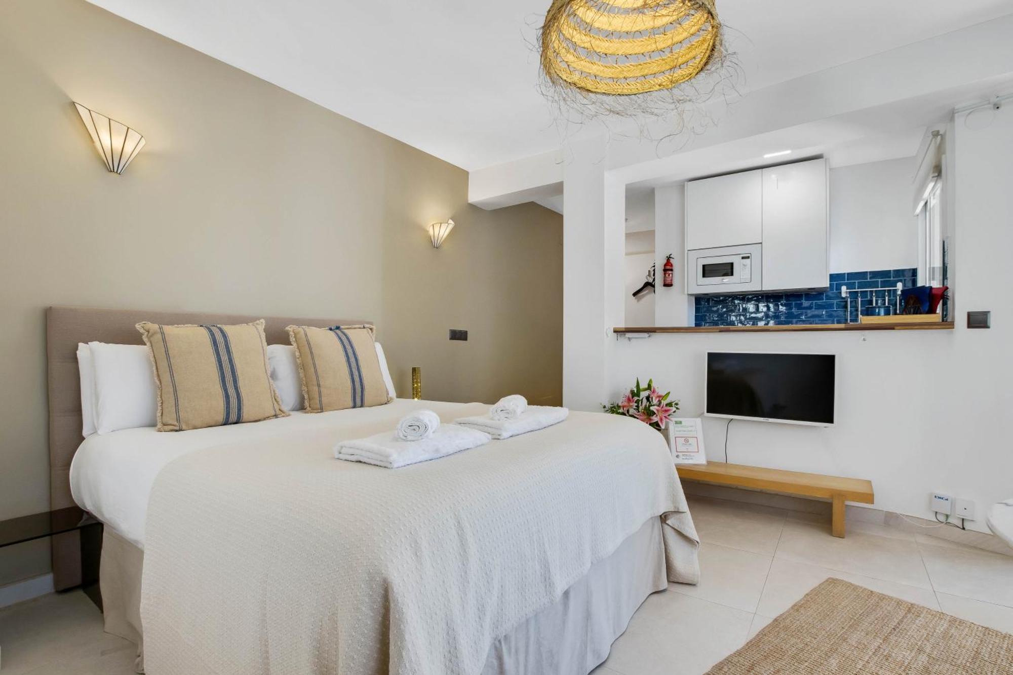 Shiny Studio With Pool & Carihuela Beach At 500M Torremolinos Eksteriør billede